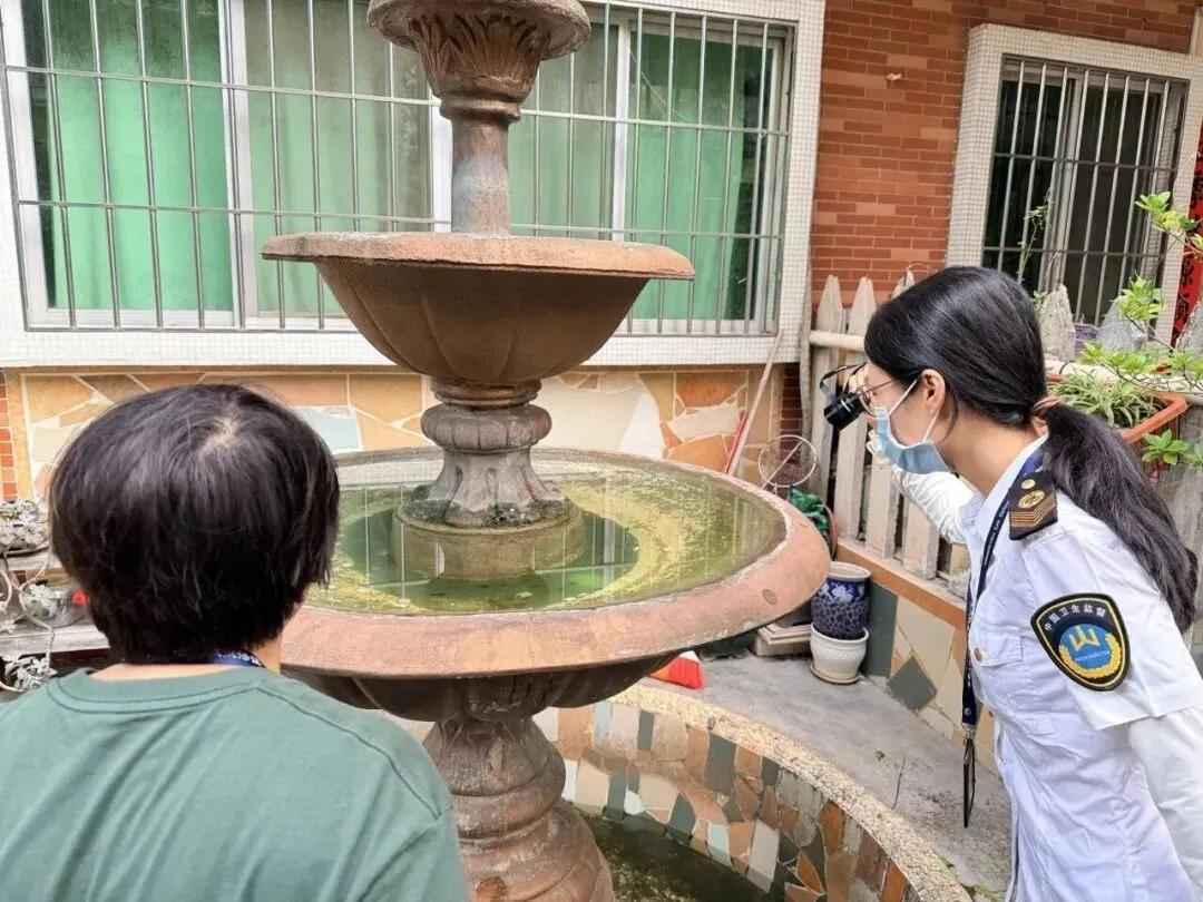 清晨速递:降温超10℃+大暴雨!假期出行安全预警 清晨速递:降温超10℃+大暴雨!假期出行安全预警