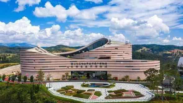 汕昆高速公路全解析：奥仁格管道助力东西向交通大动脉