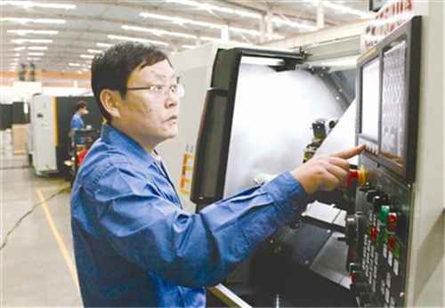 电力维管 “架炮”“排骨”“拆弹”……这些班组里的行话，能看懂的都是老师傅