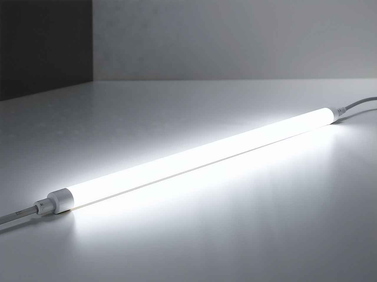 电力管PC pc灯管一闪一闪的是什么原因