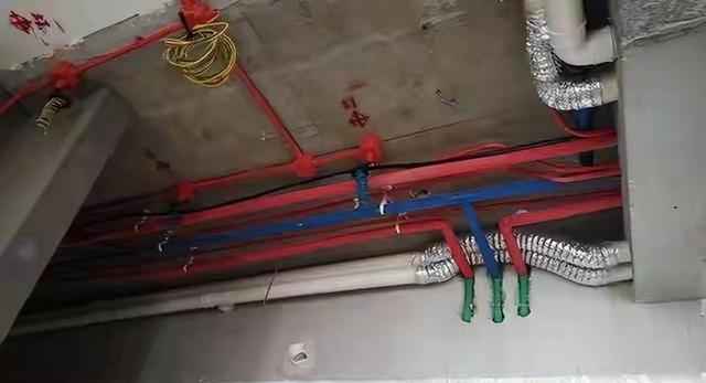 电线不要再埋墙了！建议学习广东人的做法,那叫一个聪明,晒晒