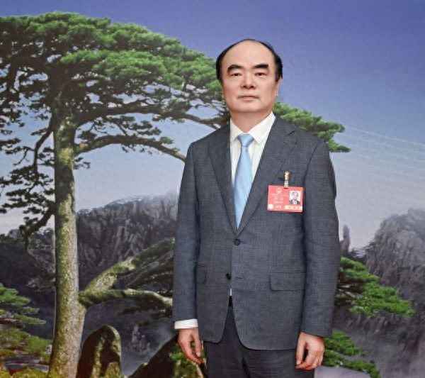 电力市场革新：曹仁贤代表建言期货建设与碳市场国际化