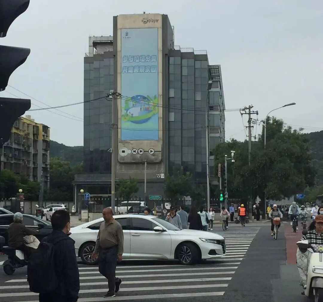 电力排管堵帽：地铁口规划难产，居民出行何去何从？