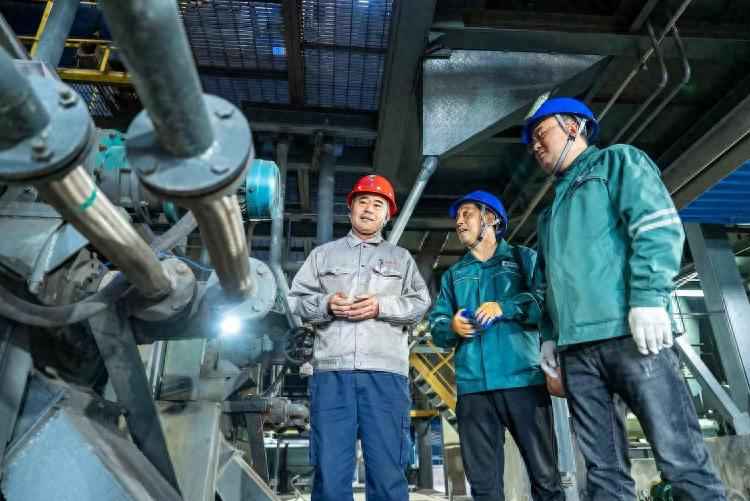 青岛供电公司筑牢供暖企业“电力生命线”,全力保障供暖季电力供应 青岛供电公司筑牢供暖企业“电力生命线”,全力保障供暖季电力供应