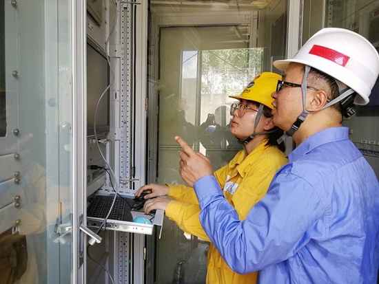 南宁供电段：平凡工匠坚守岗位 护佑铁路安全畅通