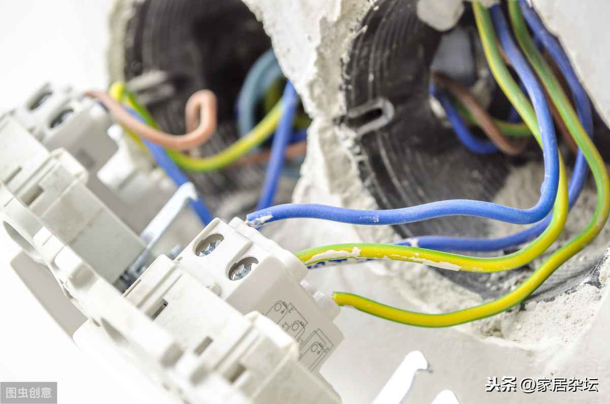 电力pvc管埋设 电路中的PVC线管怎么安装?中间8米加一个过线盒吗?为什么? 电力pvc管埋设 电路中的PVC线管怎么安装?中间8米加一个过线盒吗?为什么?