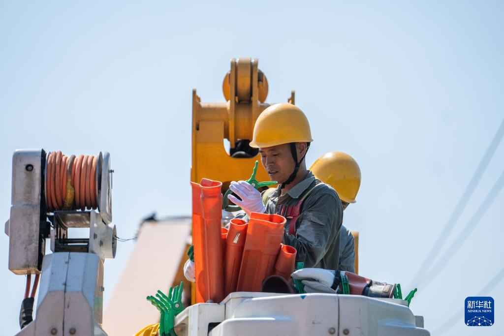 湘潭绝缘电力管保障电力安全:多战术守护群众清凉夏日 湘潭绝缘电力管保障电力安全:多战术守护群众清凉夏日