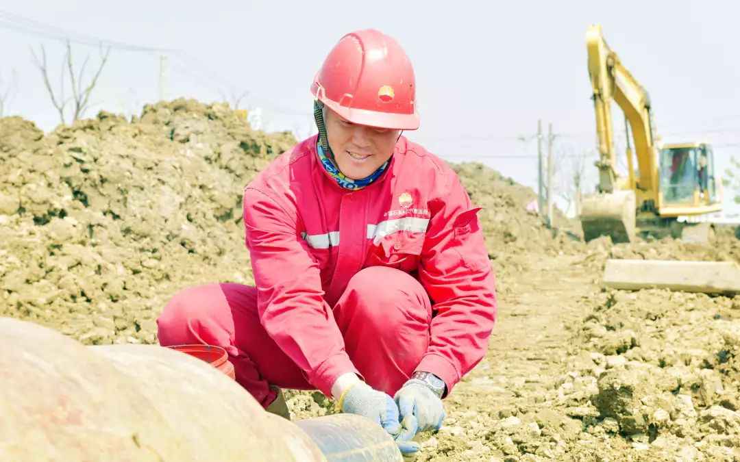 中国管道工程新纪元：44吨电力顶管技术引领安哥拉258亿美元项目突破