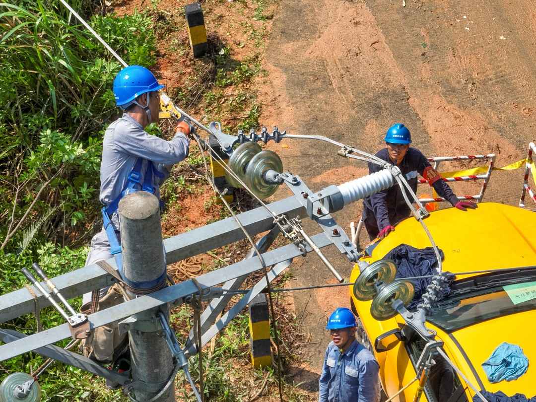 韶关通信电力管定制:江湾镇全面复电攻坚战 韶关通信电力管定制:江湾镇全面复电攻坚战
